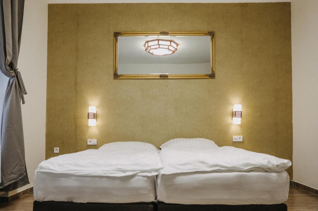 Oasis Teplice Hotel ภายนอก รูปภาพ